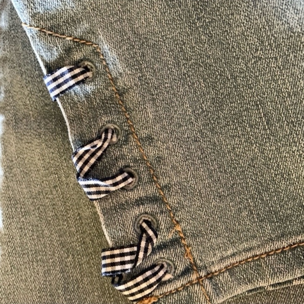 Kim Rogers Light Wash Gingham Lace Up Cropped Jeans - Picture 8 of 12